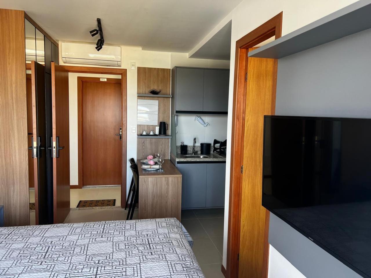 Novo Frente Metro, Ao Lado Shopping Bahia Apartment
