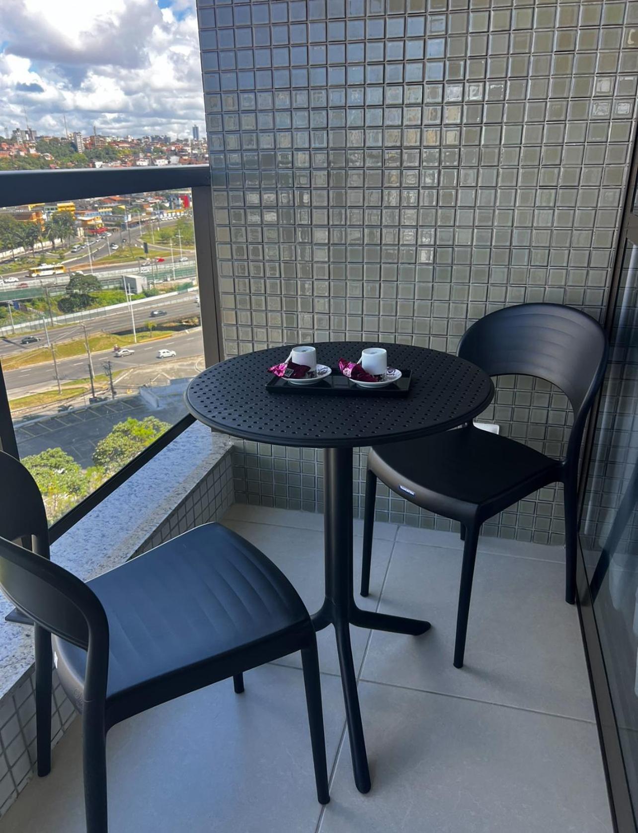 Novo Frente Metro, Ao Lado Shopping Bahia Apartment